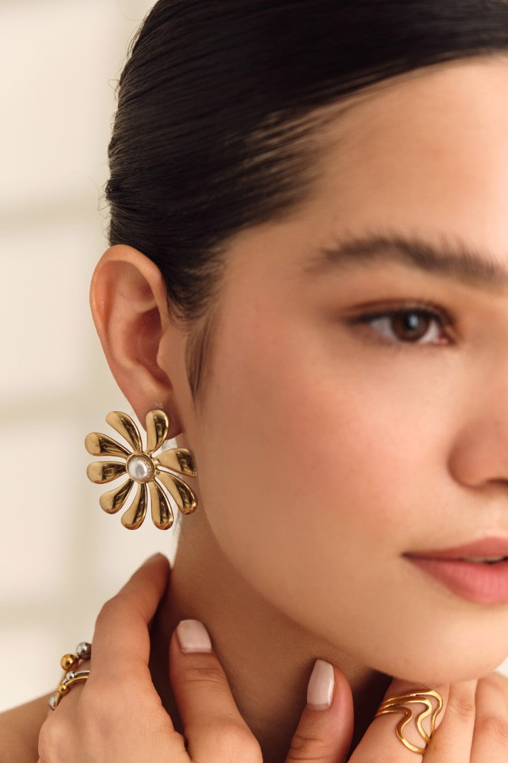 Dahlia Bloom Studs