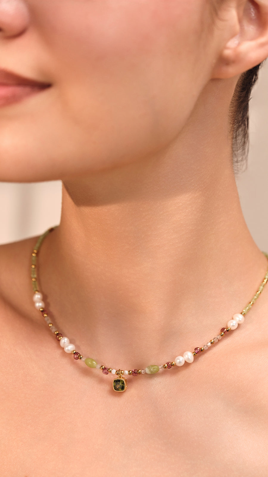 Green Gem Pearl Necklace
